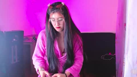 Snapshot of lois_fer chatting on 02/23/26, 04:15 Lois online show from 02/23/26, 04:15