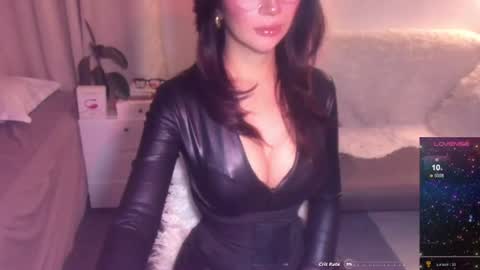 Snapshot of loisewilliams chatting on 07/12/26, 03:36 Mistress L online show from 07/12/26, 03:36