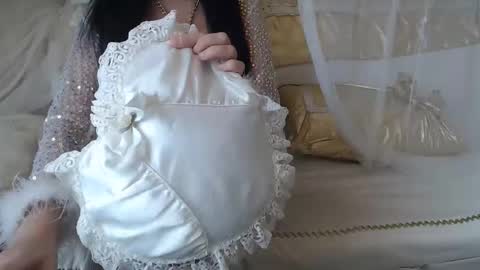 Snapshot of lokagold chatting on 10/13/25, 06:13 Lilu online show from 10/13/25, 06:13