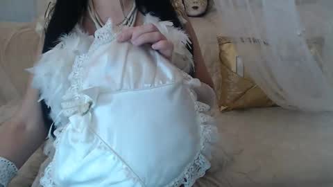 Snapshot of lokagold chatting on 01/11/26, 07:24 Lilu online show from 01/11/26, 07:24