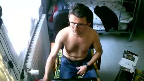 lokoum39 online show from 10/22/25, 11:32