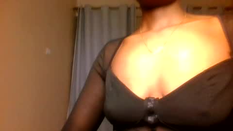 lola_allure online show from 05/19/26, 04:52