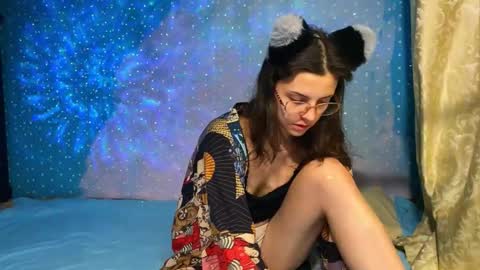 lola_aspis online show from 11/03/25, 01:34