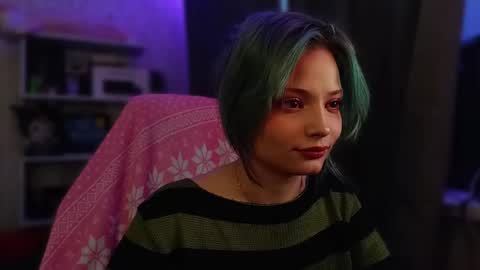 lola online show from 11/28/25, 05:54