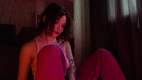 lola online show from 03/25/26, 07:14