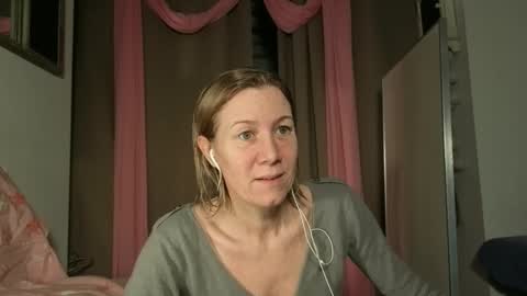 Snapshot of lola_belgium chatting on 02/03/26, 07:13 lola_belgium online show from 02/03/26, 07:13