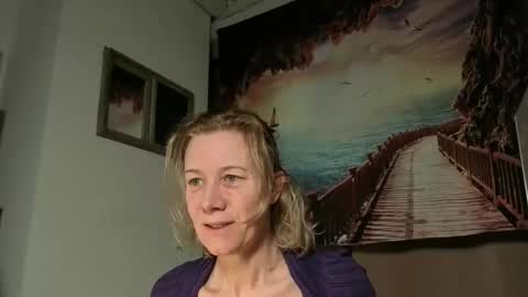 Snapshot of lola_belgium chatting on 04/23/26, 05:30 lola_belgium online show from 04/23/26, 05:30