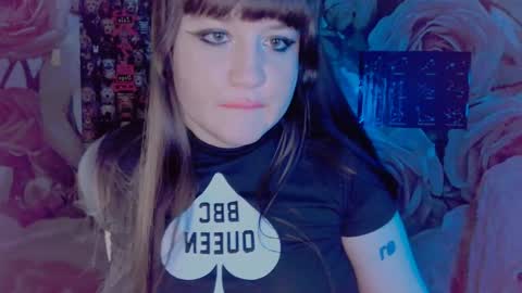 Snapshot of lola_chi chatting on 12/14/24, 11:01 Lola Chi online show from 12/14/24, 11:01