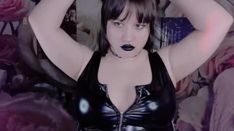 Snapshot of lola_chi chatting on 02/08/25, 08:09 Lola Chi online show from 02/08/25, 08:09