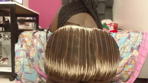 lola_honney online show from 02/14/25, 12:03