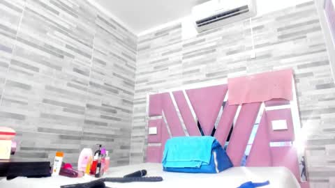 Lola online show from 03/08/25, 11:27