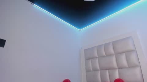 Snapshot of lola_js chatting on 06/17/26, 04:30 lola_js online show from 06/17/26, 04:30