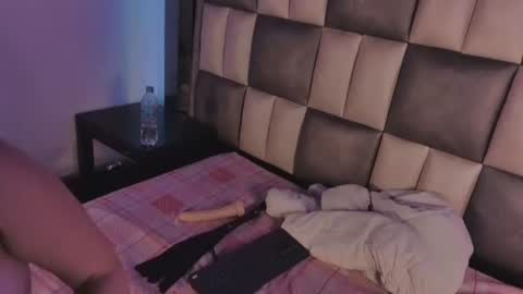 Snapshot of lola_js chatting on 06/20/26, 12:03 lola_js online show from 06/20/26, 12:03