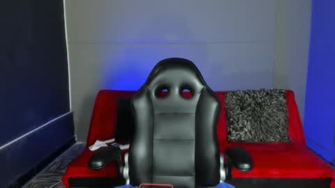 lola red online show from 01/08/26, 07:16