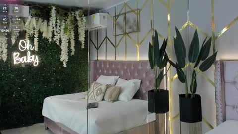 lola_saenz__ online show from 02/21/26, 11:55