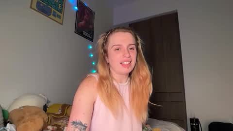 lolaa555 online show from 04/03/26, 08:34