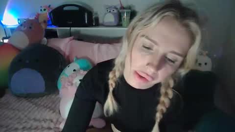 lolaa555 online show from 04/08/26, 04:45