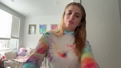 lolaa555 online show from 04/11/26, 12:04