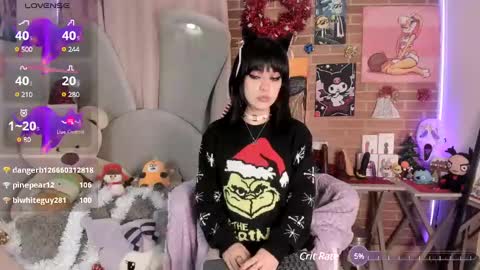 Snapshot of lolaa_bunnyy chatting on 12/22/24, 06:17 Lola Bunny online show from 12/22/24, 06:17