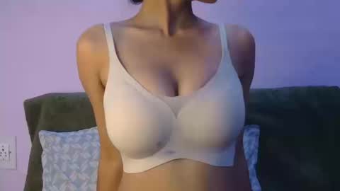 lolaa online show from 03/11/26, 07:58