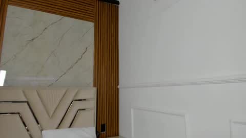 Lola Angel online show from 10/04/25, 08:29