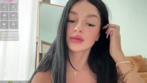 Snapshot of lolaap0pp chatting on 10/28/25, 03:21 Lola online show from 10/28/25, 03:21