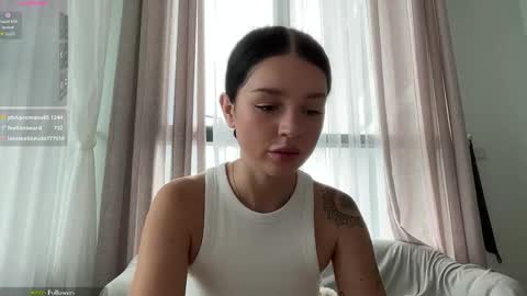 Snapshot of lolaap0pp chatting on 12/05/25, 04:10 Lola online show from 12/05/25, 04:10