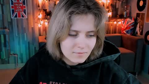 Snapshot of lolaasmus chatting on 12/18/24, 05:15 I consider myself the god Loki but life just calls me LOL online show from 12/18/24, 05:15