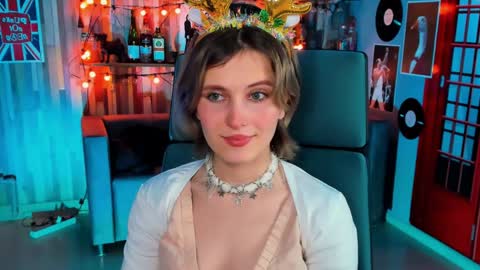 Snapshot of lolaasmus chatting on 12/20/24, 08:28 I consider myself the god Loki but life just calls me LOL online show from 12/20/24, 08:28