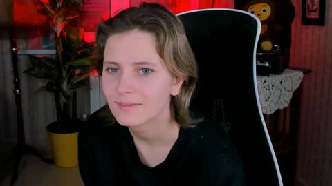 Snapshot of lolaasmus chatting on 12/21/24, 05:14 I consider myself the god Loki but life just calls me LOL online show from 12/21/24, 05:14