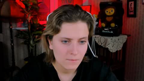 Snapshot of lolaasmus chatting on 12/21/24, 11:22 I consider myself the god Loki but life just calls me LOL online show from 12/21/24, 11:22