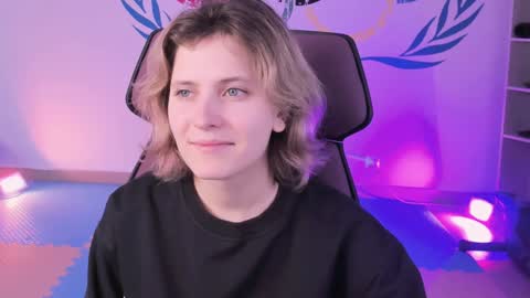 Snapshot of lolaasmus chatting on 12/24/24, 08:11 I consider myself the god Loki but life just calls me LOL online show from 12/24/24, 08:11