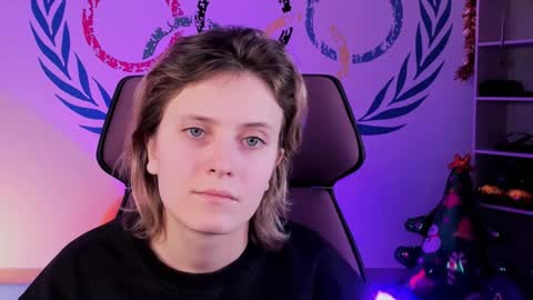 Snapshot of lolaasmus chatting on 12/28/24, 08:05 I consider myself the god Loki but life just calls me LOL online show from 12/28/24, 08:05