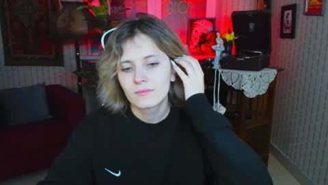 Snapshot of lolaasmus chatting on 12/30/24, 01:14 I consider myself the god Loki but life just calls me LOL online show from 12/30/24, 01:14