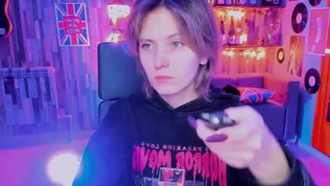 Snapshot of lolaasmus chatting on 01/07/25, 06:05 I consider myself the god Loki but life just calls me LOL online show from 01/07/25, 06:05