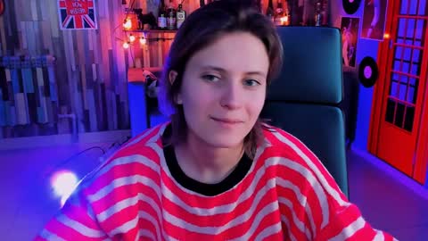 Snapshot of lolaasmus chatting on 01/08/25, 08:06 I consider myself the god Loki but life just calls me LOL online show from 01/08/25, 08:06