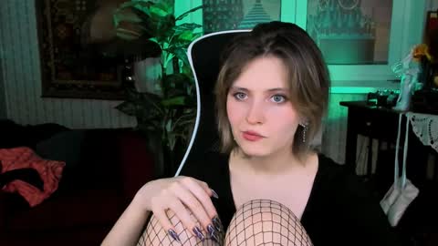 Snapshot of lolaasmus chatting on 01/10/25, 08:18 I consider myself the god Loki but life just calls me LOL online show from 01/10/25, 08:18