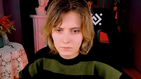 Snapshot of lolaasmus chatting on 01/30/25, 09:25 I consider myself the god Loki but life just calls me LOL online show from 01/30/25, 09:25