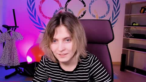 Snapshot of lolaasmus chatting on 02/01/25, 08:08 I consider myself the god Loki but life just calls me LOL online show from 02/01/25, 08:08