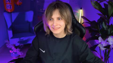 Snapshot of lolaasmus chatting on 02/04/25, 11:16 I consider myself the god Loki but life just calls me LOL online show from 02/04/25, 11:16