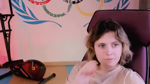 Snapshot of lolaasmus chatting on 02/13/25, 08:06 I consider myself the god Loki but life just calls me LOL online show from 02/13/25, 08:06