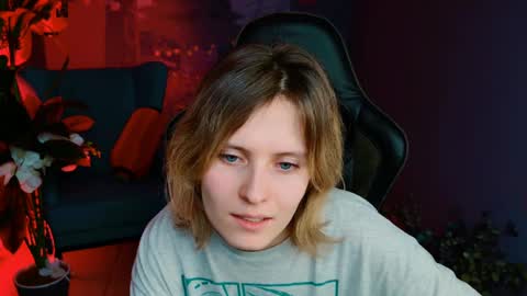 Snapshot of lolaasmus chatting on 02/21/25, 07:54 I consider myself the god Loki but life just calls me LOL online show from 02/21/25, 07:54