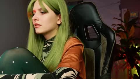 Snapshot of lolaasmus chatting on 02/22/25, 05:57 I consider myself the god Loki but life just calls me LOL online show from 02/22/25, 05:57