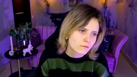 Snapshot of lolaasmus chatting on 02/25/25, 08:03 I consider myself the god Loki but life just calls me LOL online show from 02/25/25, 08:03