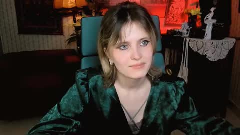 Snapshot of lolaasmus chatting on 02/26/25, 04:45 I consider myself the god Loki but life just calls me LOL online show from 02/26/25, 04:45