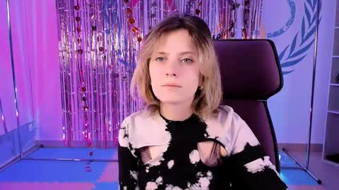 Snapshot of lolaasmus chatting on 02/27/25, 05:13 I consider myself the god Loki but life just calls me LOL online show from 02/27/25, 05:13