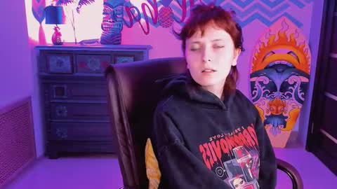 Snapshot of lolaasmus chatting on 03/05/25, 05:29 I consider myself the god Loki but life just calls me LOL online show from 03/05/25, 05:29