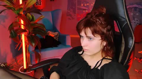 Snapshot of lolaasmus chatting on 03/10/25, 03:20 I consider myself the god Loki but life just calls me LOL online show from 03/10/25, 03:20