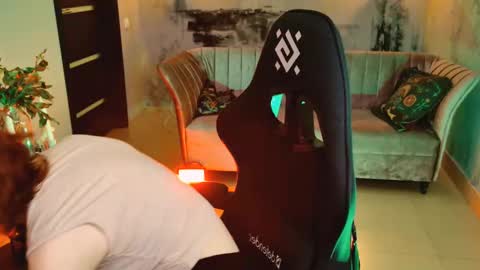 Snapshot of lolaasmus chatting on 03/12/25, 11:20 I consider myself the god Loki but life just calls me LOL online show from 03/12/25, 11:20