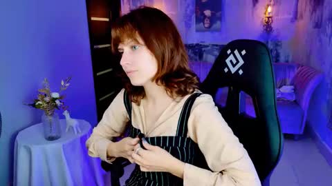 Snapshot of lolaasmus chatting on 09/25/25, 09:02 I consider myself the god Loki but life just calls me LOL online show from 09/25/25, 09:02